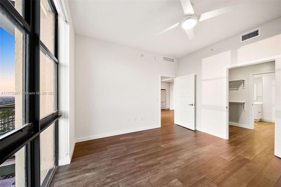 Recently Rented: $2,975 (1 beds, 1 baths, 768 Square Feet)