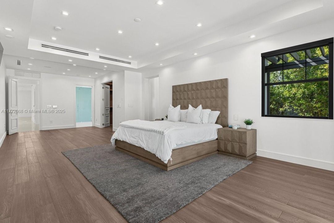 Recently Sold: $4,790,000 (7 beds, 7 baths, 8890 Square Feet)