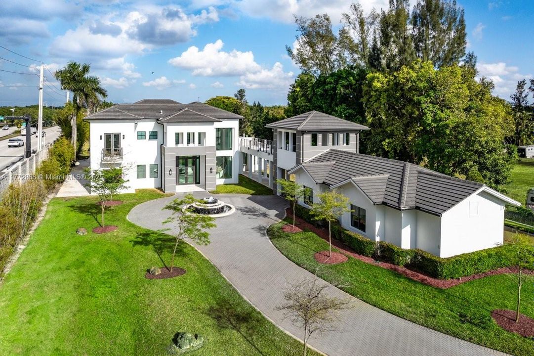 Recently Sold: $4,790,000 (7 beds, 7 baths, 8890 Square Feet)