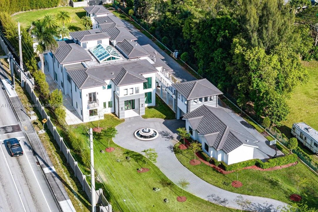 Recently Sold: $4,790,000 (7 beds, 7 baths, 8890 Square Feet)