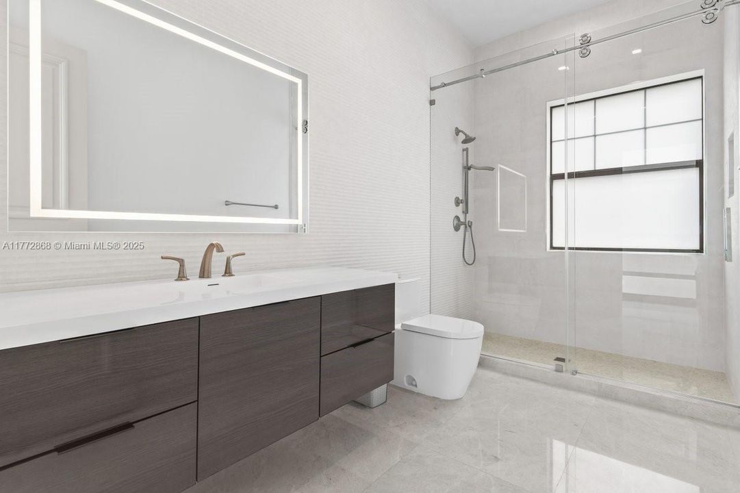 Recently Sold: $4,790,000 (7 beds, 7 baths, 8890 Square Feet)