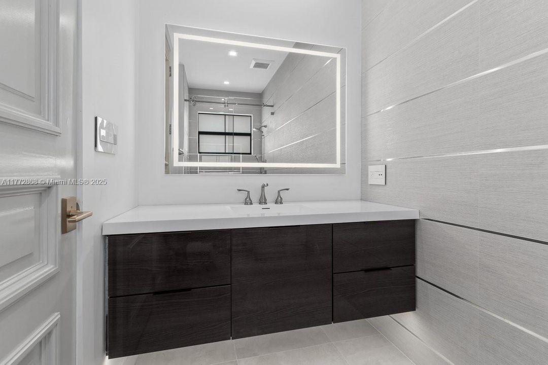 Recently Sold: $4,790,000 (7 beds, 7 baths, 8890 Square Feet)