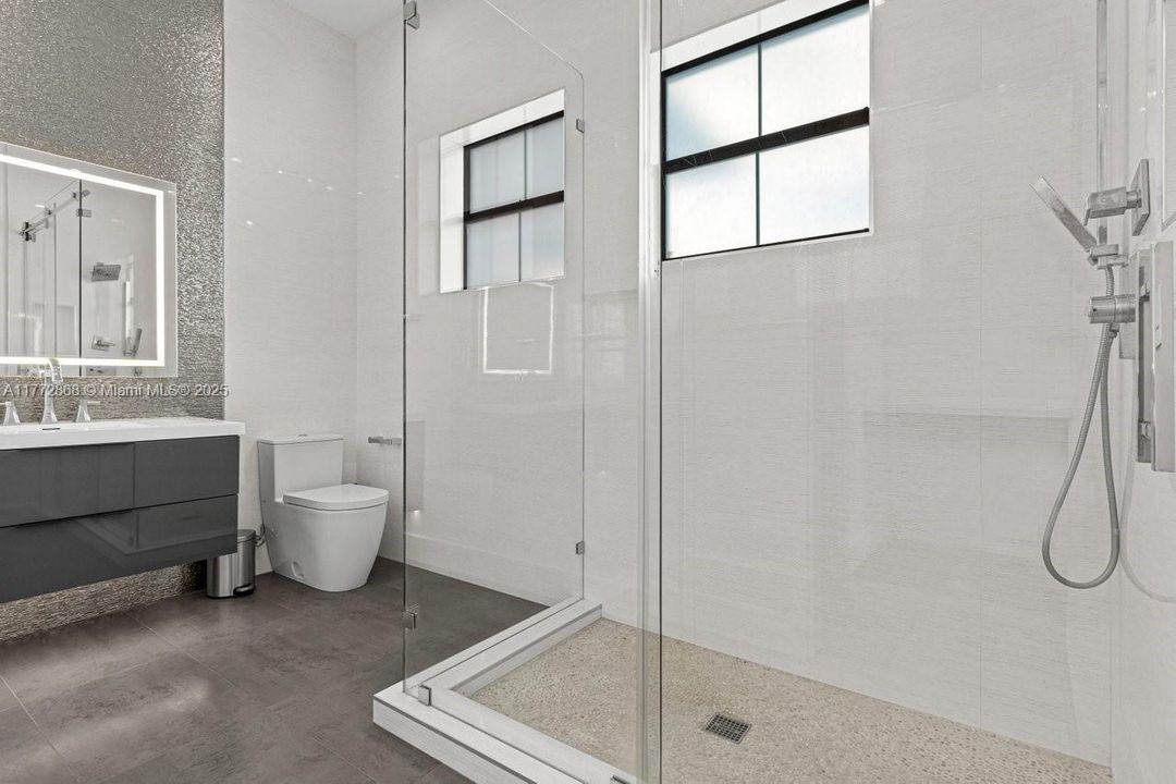 Recently Sold: $4,790,000 (7 beds, 7 baths, 8890 Square Feet)