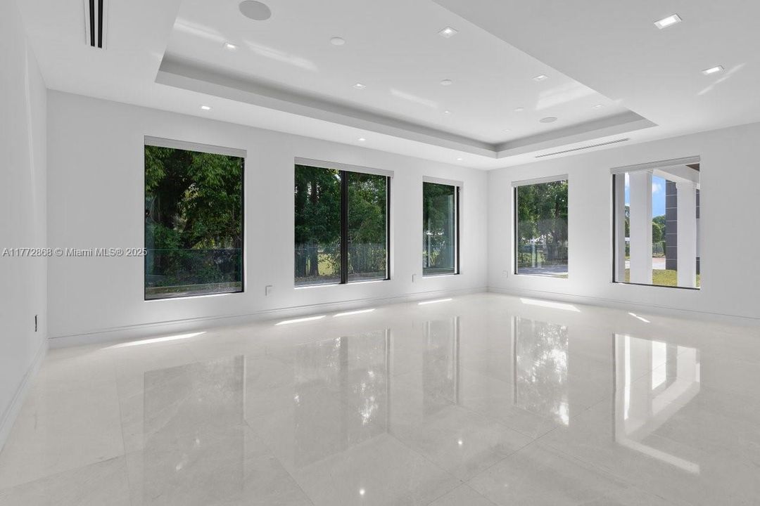 Recently Sold: $4,790,000 (7 beds, 7 baths, 8890 Square Feet)