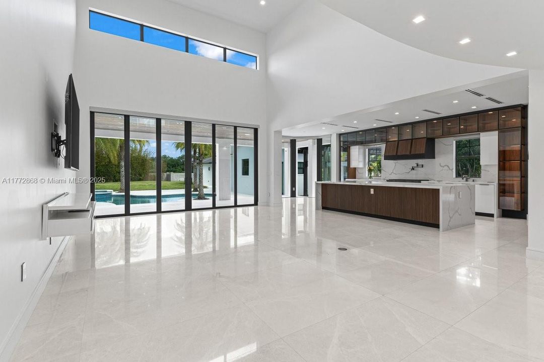 Recently Sold: $4,790,000 (7 beds, 7 baths, 8890 Square Feet)