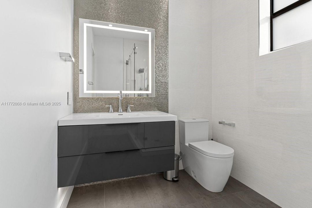 Recently Sold: $4,790,000 (7 beds, 7 baths, 8890 Square Feet)