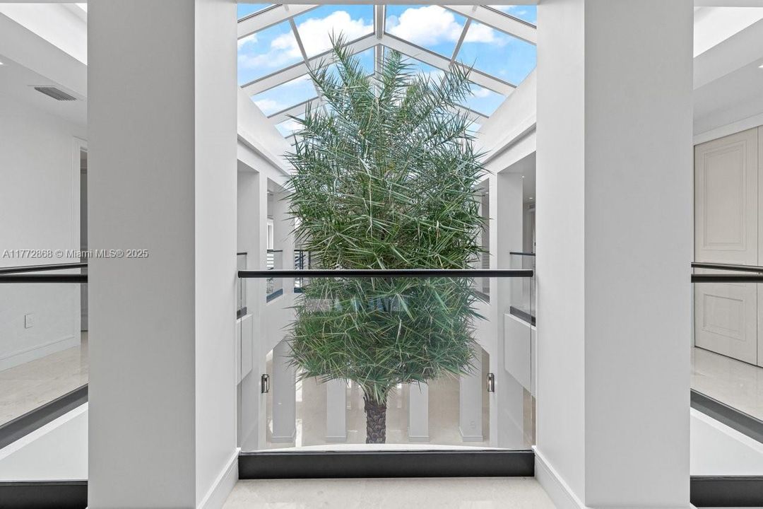 Recently Sold: $4,790,000 (7 beds, 7 baths, 8890 Square Feet)