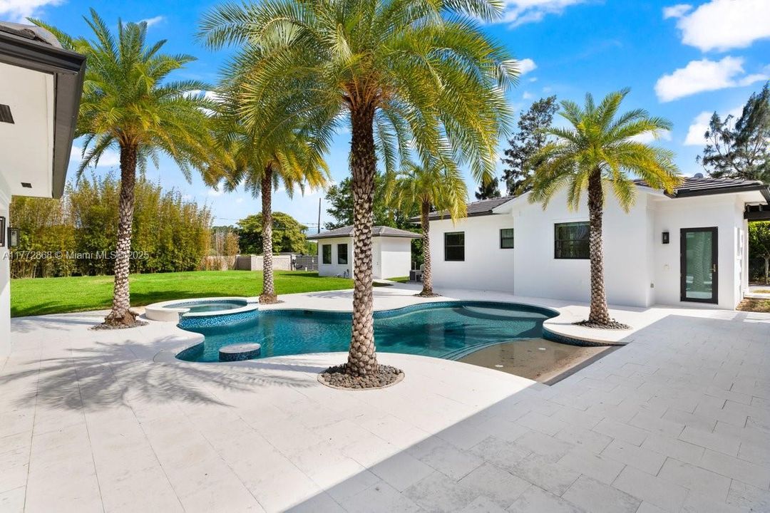 Recently Sold: $4,790,000 (7 beds, 7 baths, 8890 Square Feet)