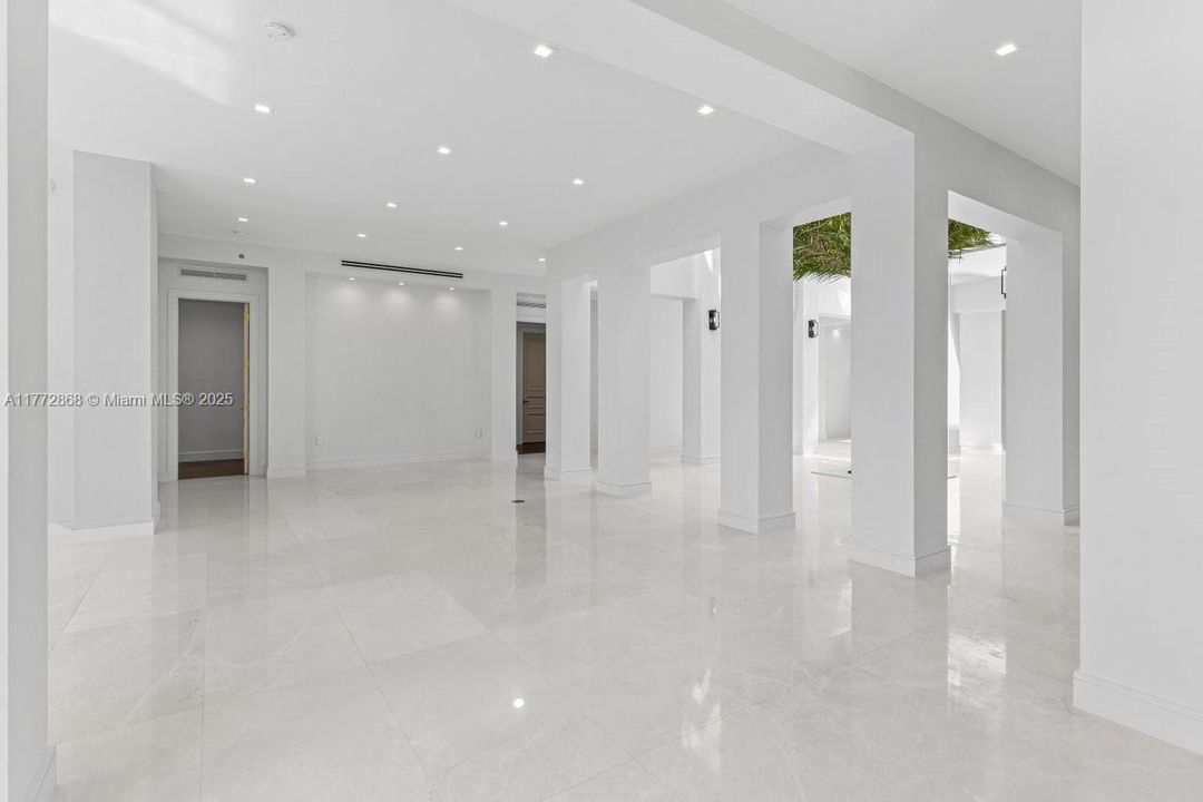 Recently Sold: $4,790,000 (7 beds, 7 baths, 8890 Square Feet)