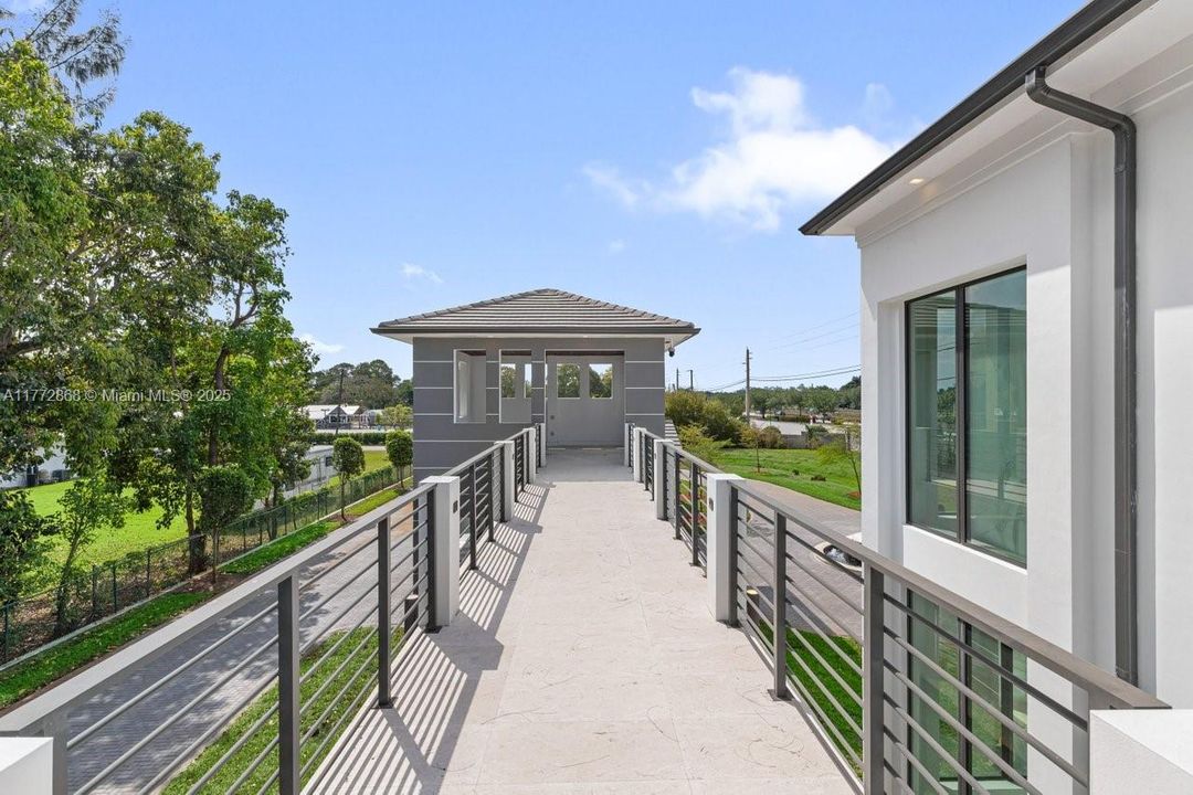 Recently Sold: $4,790,000 (7 beds, 7 baths, 8890 Square Feet)