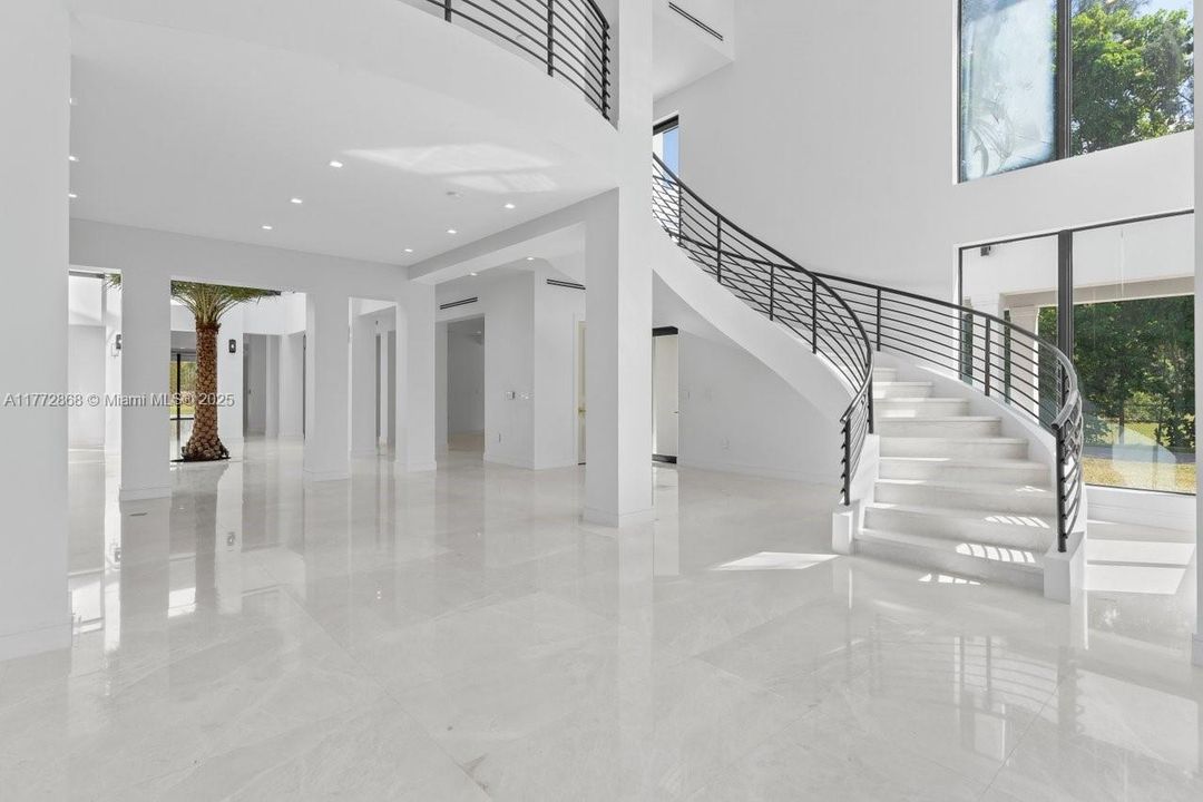 Recently Sold: $4,790,000 (7 beds, 7 baths, 8890 Square Feet)