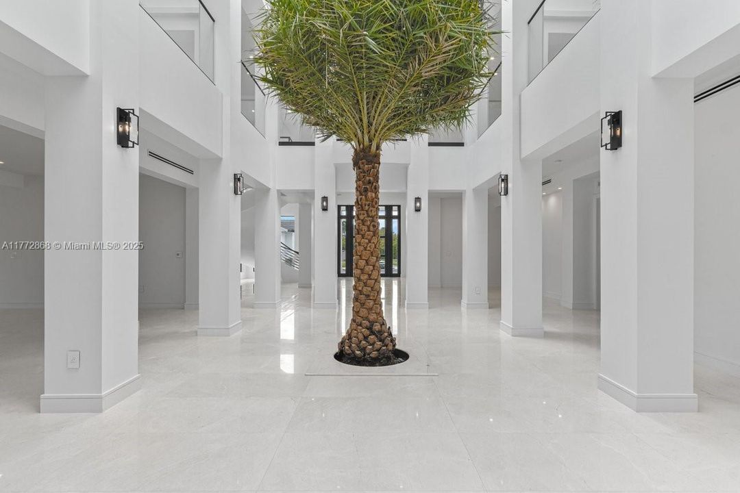 Recently Sold: $4,790,000 (7 beds, 7 baths, 8890 Square Feet)