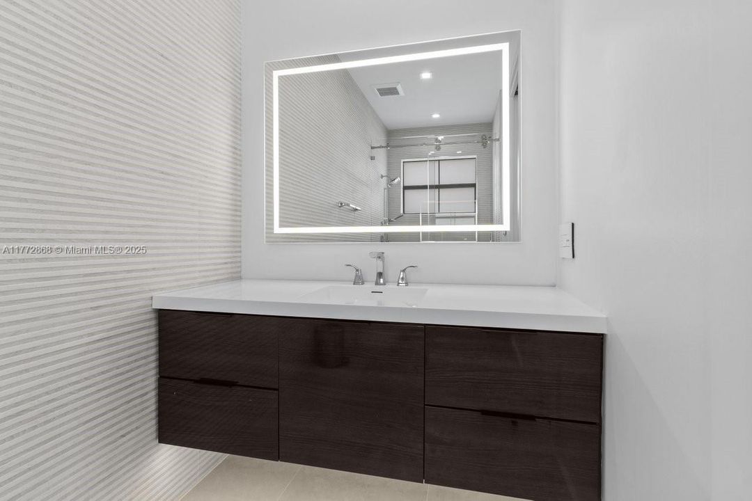 Recently Sold: $4,790,000 (7 beds, 7 baths, 8890 Square Feet)