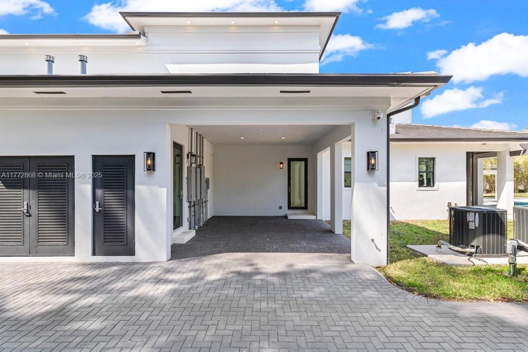 Recently Sold: $4,790,000 (7 beds, 7 baths, 8890 Square Feet)