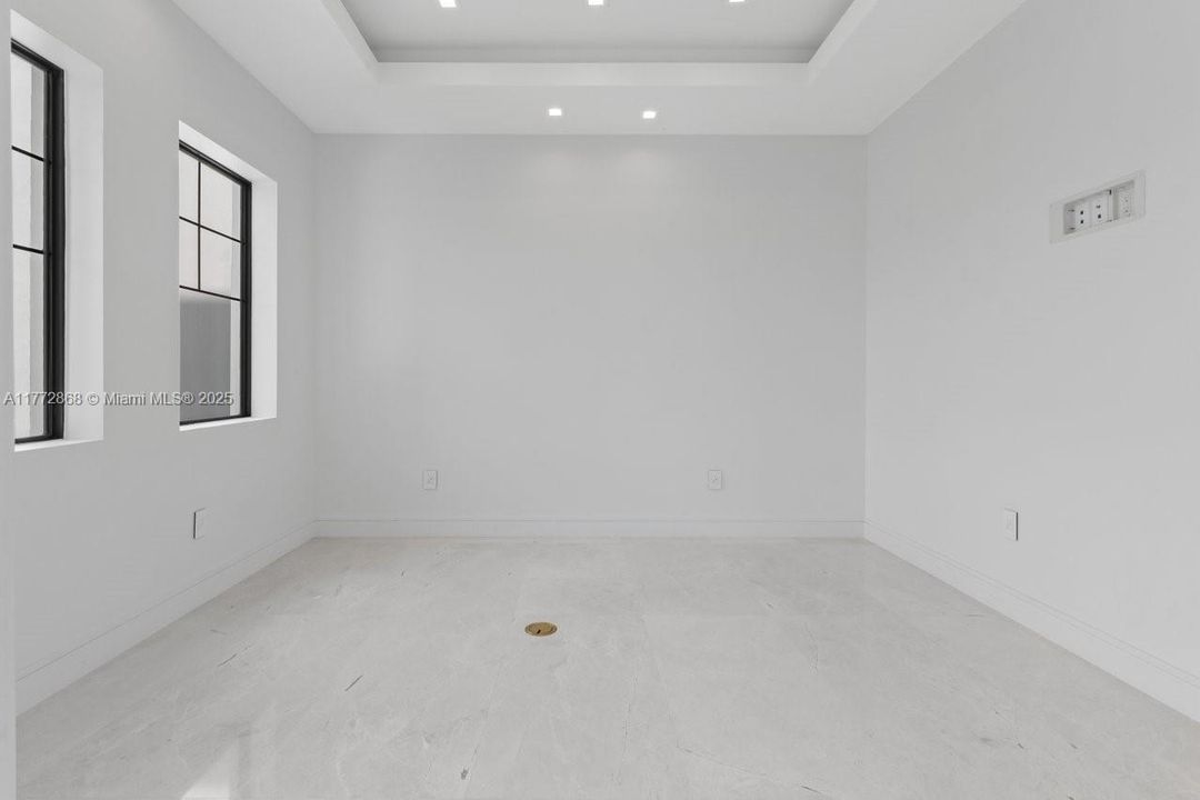 Recently Sold: $4,790,000 (7 beds, 7 baths, 8890 Square Feet)