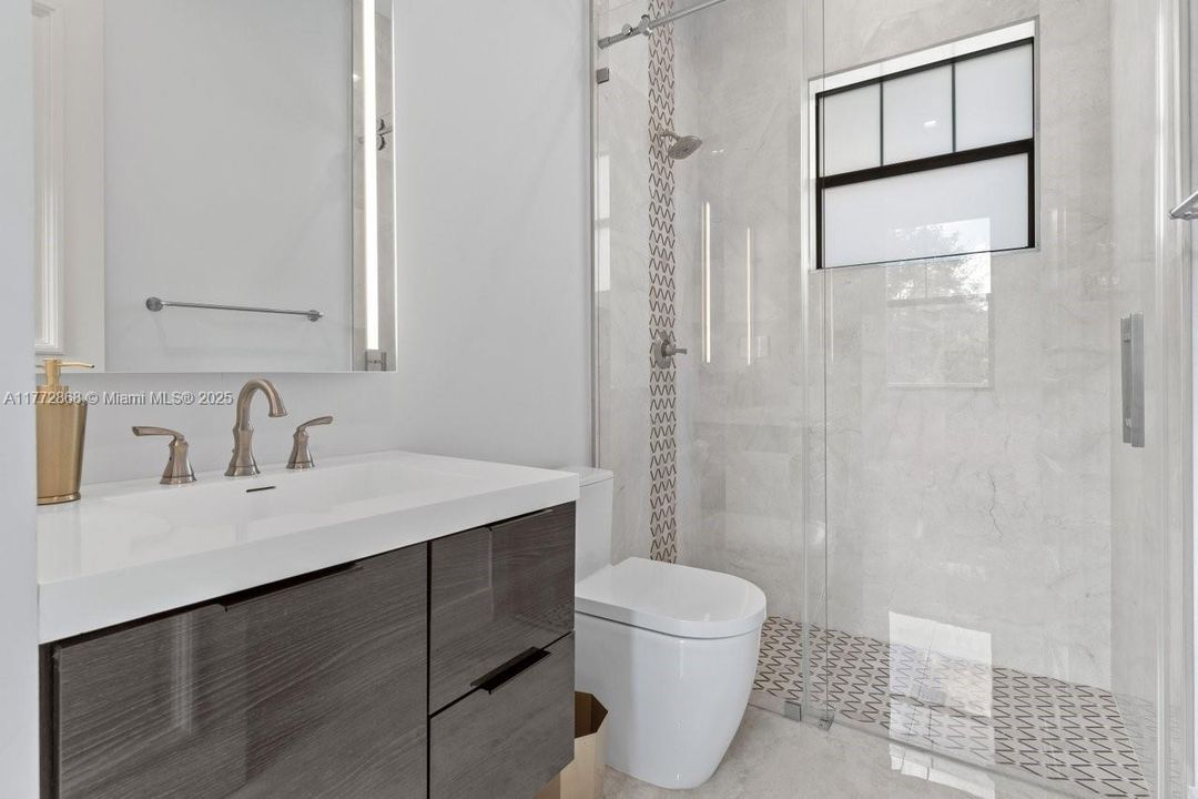 Recently Sold: $4,790,000 (7 beds, 7 baths, 8890 Square Feet)