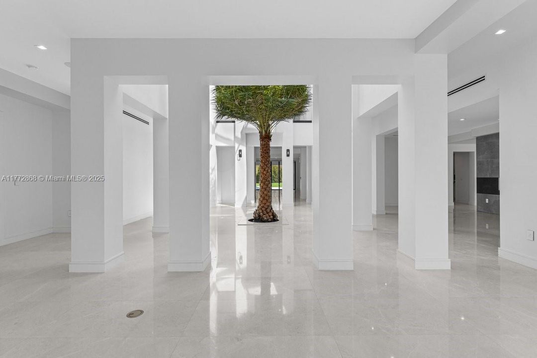 Recently Sold: $4,790,000 (7 beds, 7 baths, 8890 Square Feet)