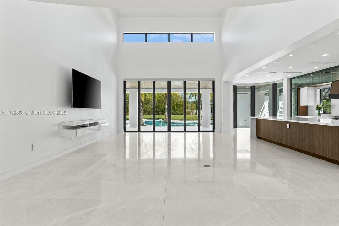 Recently Sold: $4,790,000 (7 beds, 7 baths, 8890 Square Feet)