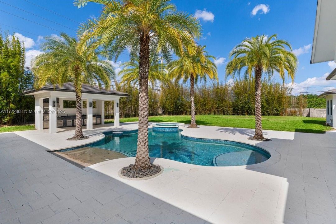 Recently Sold: $4,790,000 (7 beds, 7 baths, 8890 Square Feet)