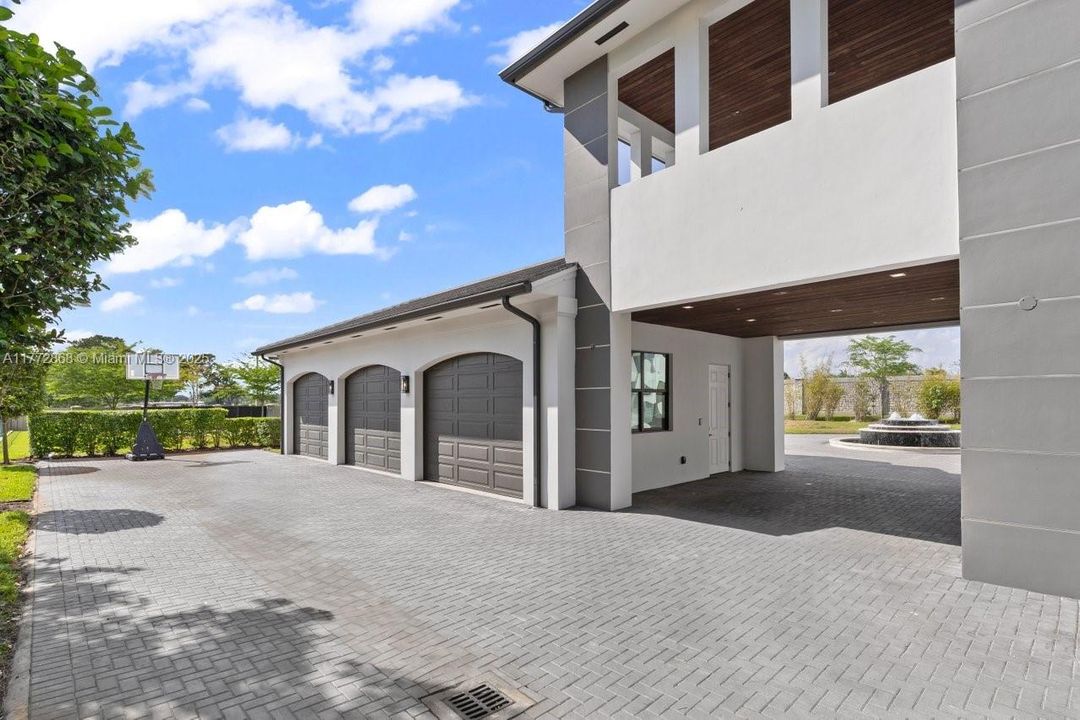 Recently Sold: $4,790,000 (7 beds, 7 baths, 8890 Square Feet)