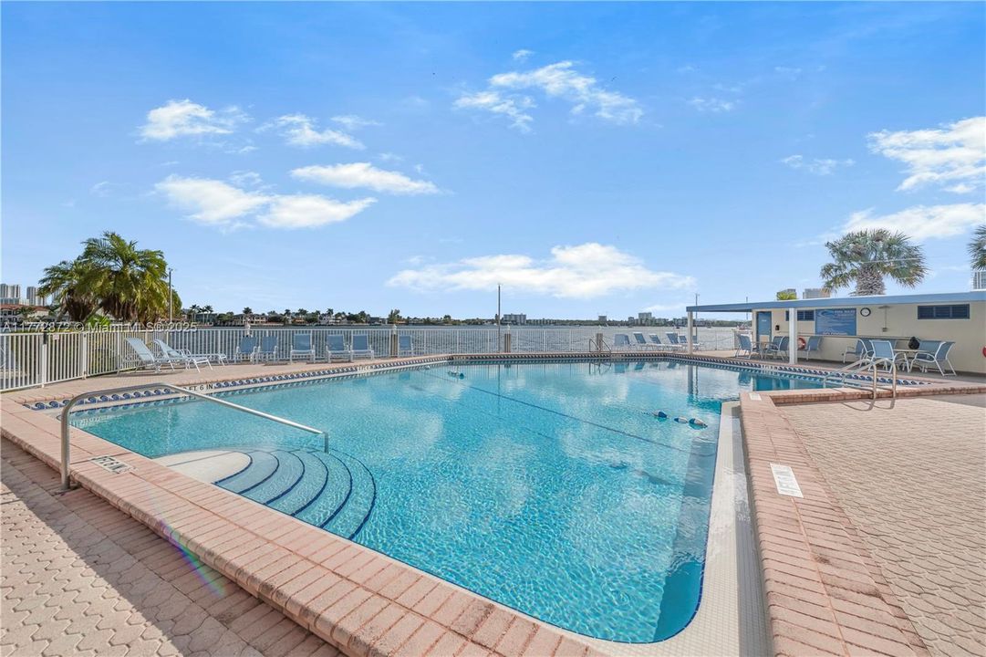 Vendido Recientemente: $179,000 (1 camas, 1 baños, 768 Pies cuadrados)