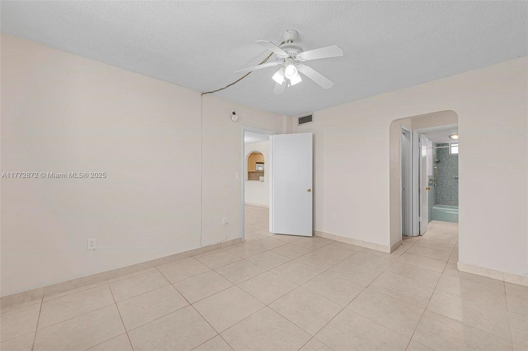 Vendido Recientemente: $179,000 (1 camas, 1 baños, 768 Pies cuadrados)