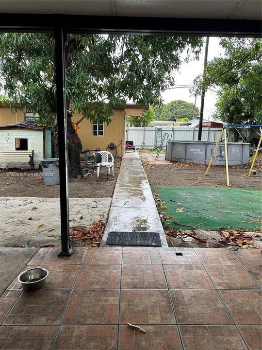 En Venta: $695,000 (4 camas, 2 baños, 1803 Pies cuadrados)