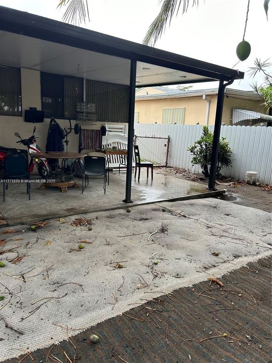 En Venta: $695,000 (4 camas, 2 baños, 1803 Pies cuadrados)