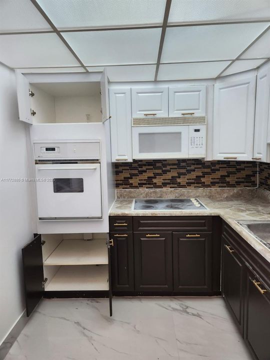 Недавно арендовано: $2,395 (1 спален, 1 ванн, 1000 Квадратных фут)