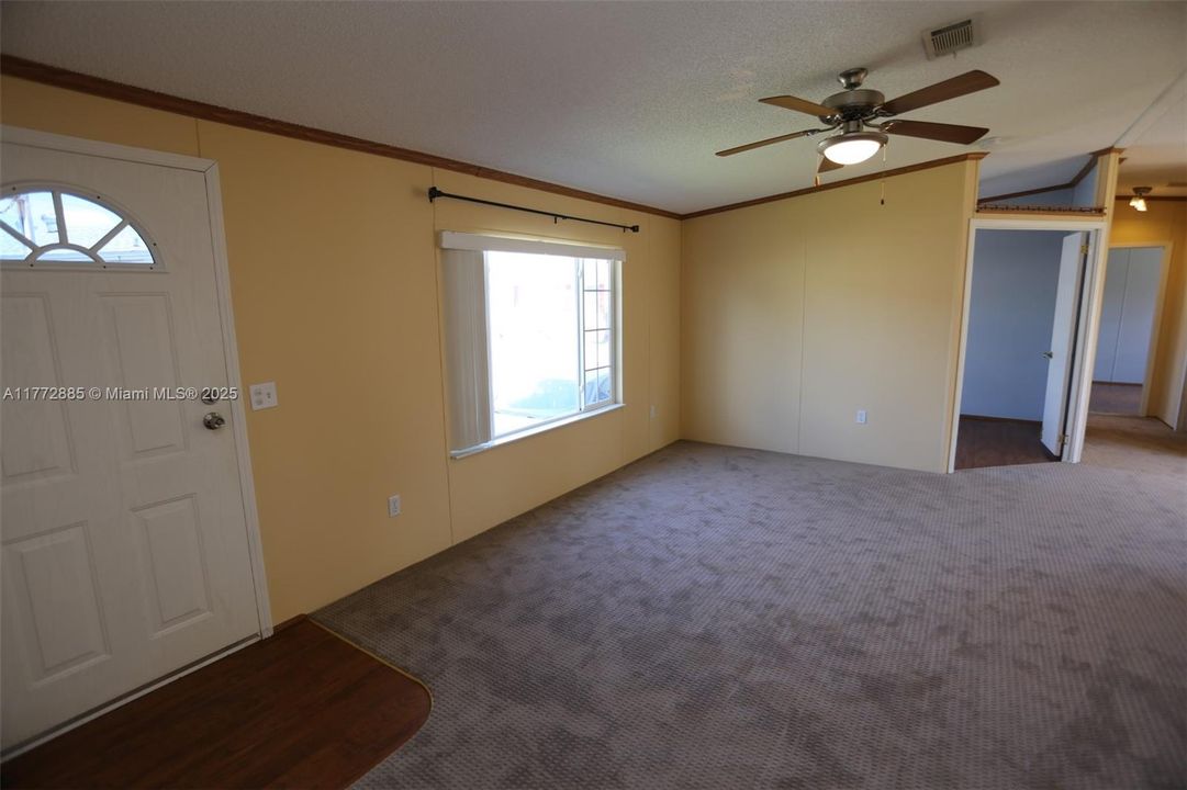 Recently Sold: $245,000 (3 beds, 2 baths, 1344 Square Feet)