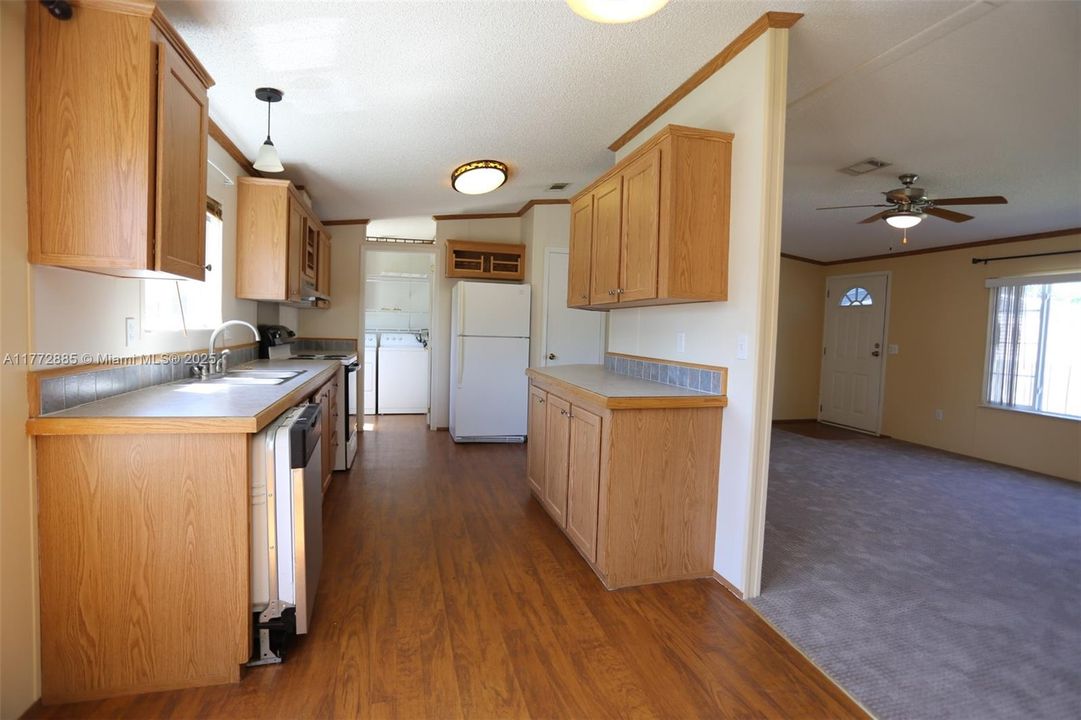 Recently Sold: $245,000 (3 beds, 2 baths, 1344 Square Feet)