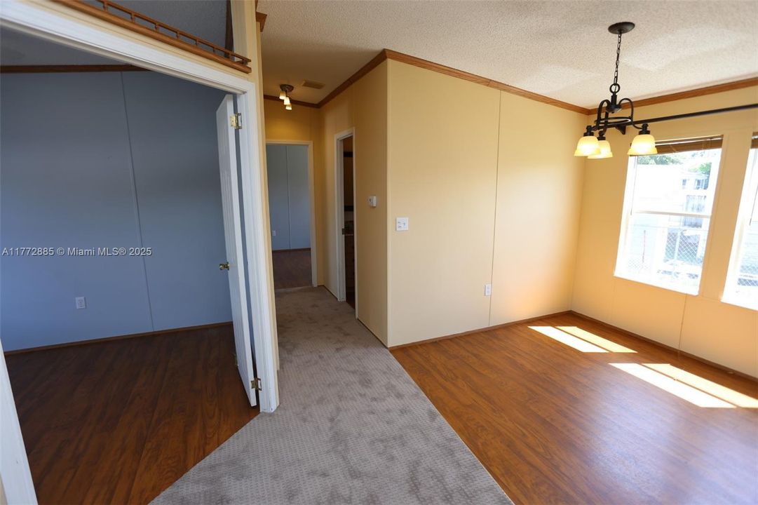 Recently Sold: $245,000 (3 beds, 2 baths, 1344 Square Feet)