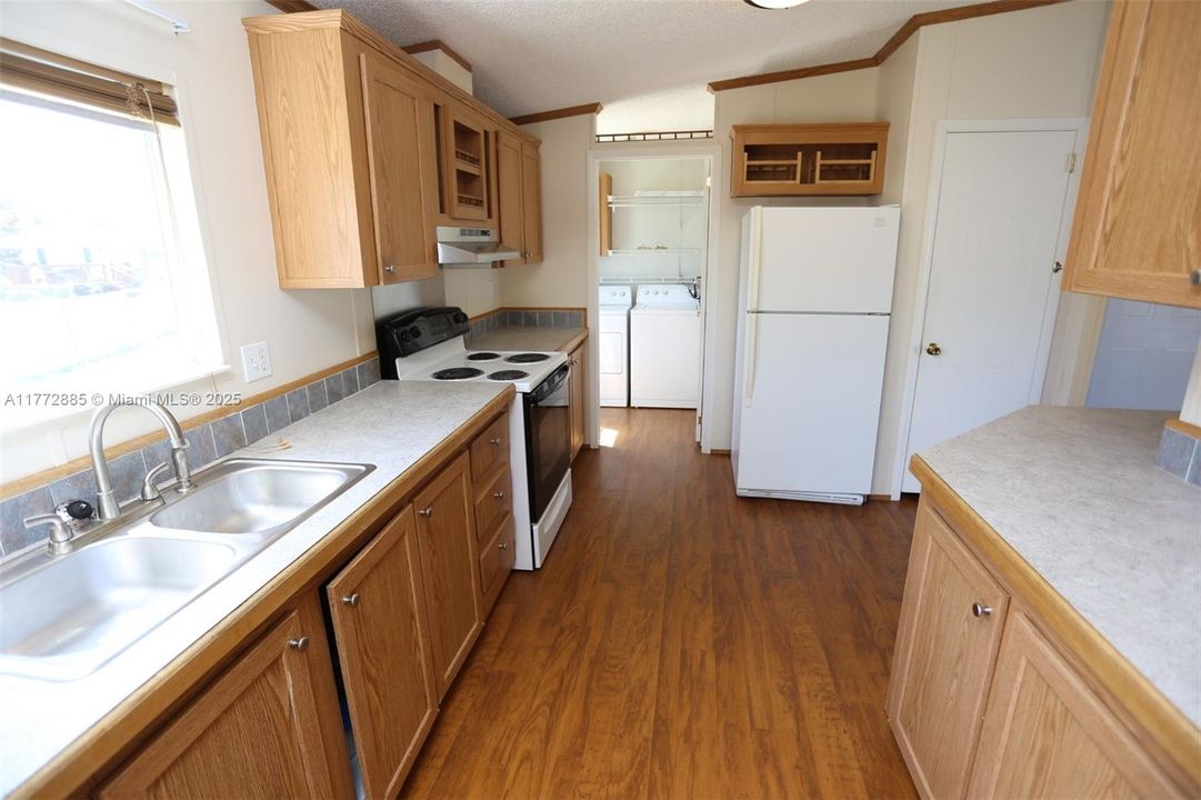 Recently Sold: $245,000 (3 beds, 2 baths, 1344 Square Feet)