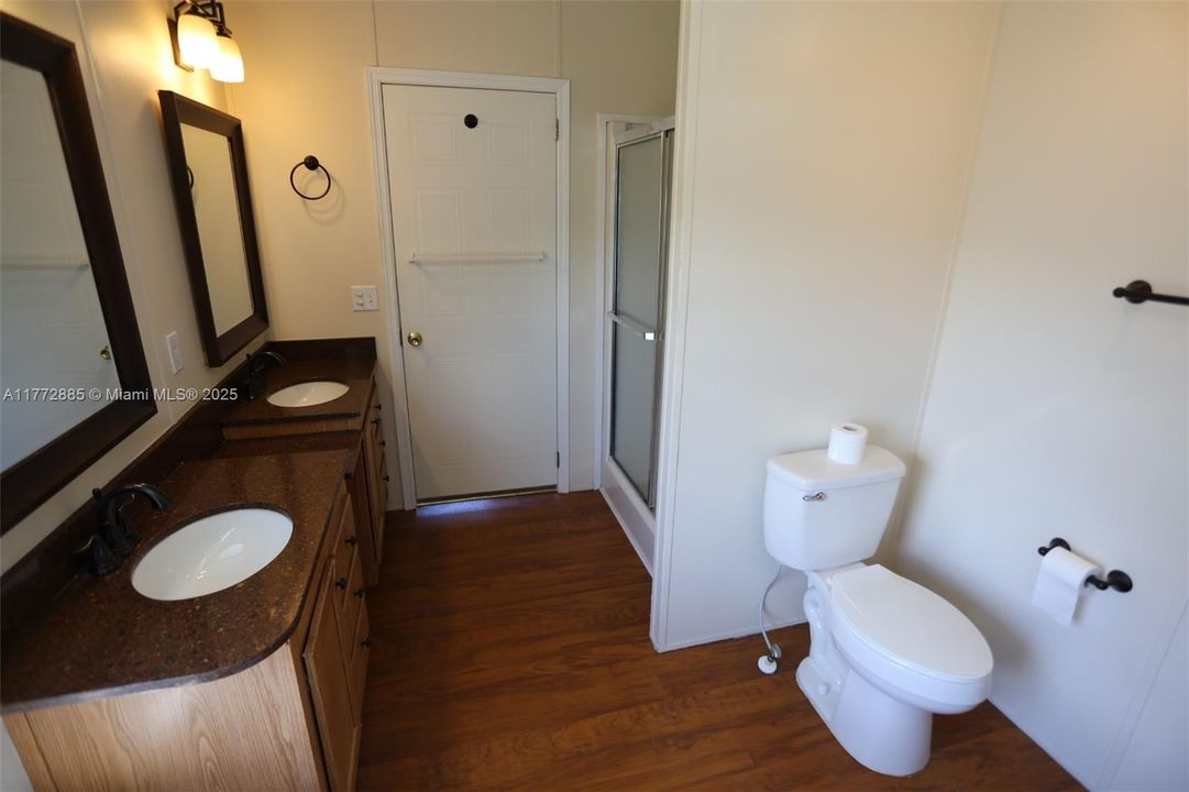 Recently Sold: $245,000 (3 beds, 2 baths, 1344 Square Feet)