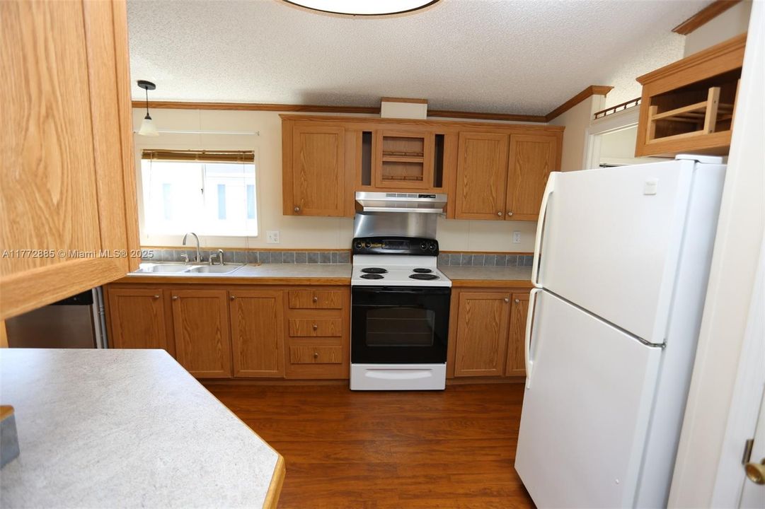 Recently Sold: $245,000 (3 beds, 2 baths, 1344 Square Feet)