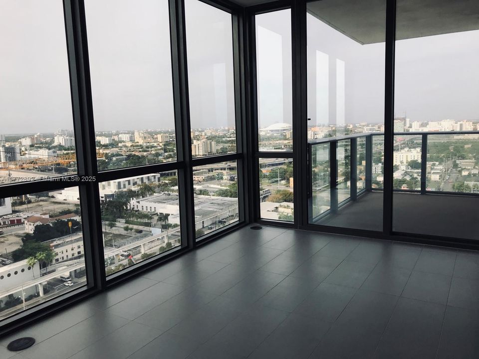 Recently Rented: $4,000 (2 beds, 2 baths, 1055 Square Feet)