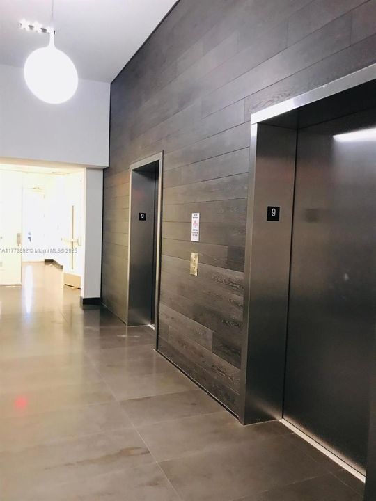 Recently Rented: $4,000 (2 beds, 2 baths, 1055 Square Feet)