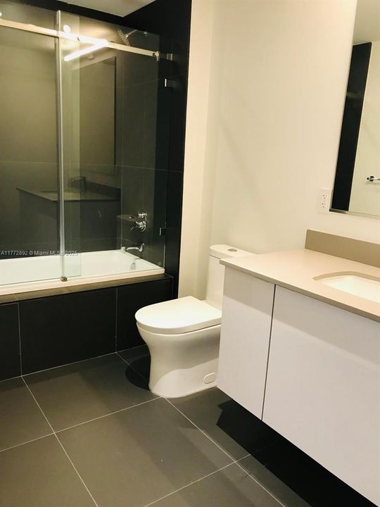 Recently Rented: $4,000 (2 beds, 2 baths, 1055 Square Feet)