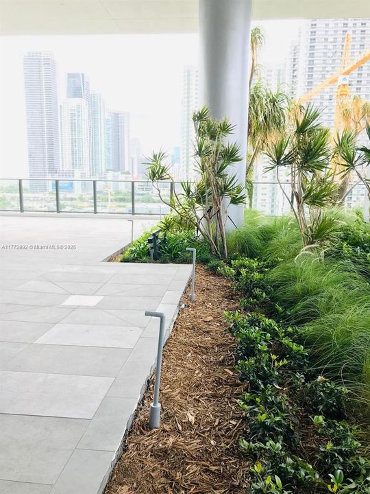 Recently Rented: $4,000 (2 beds, 2 baths, 1055 Square Feet)