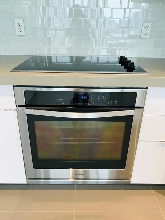 Recently Rented: $4,000 (2 beds, 2 baths, 1055 Square Feet)