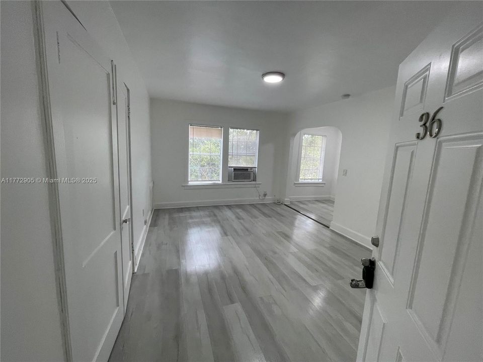 Недавно арендовано: $1,525 (0 спален, 1 ванн, 575 Квадратных фут)