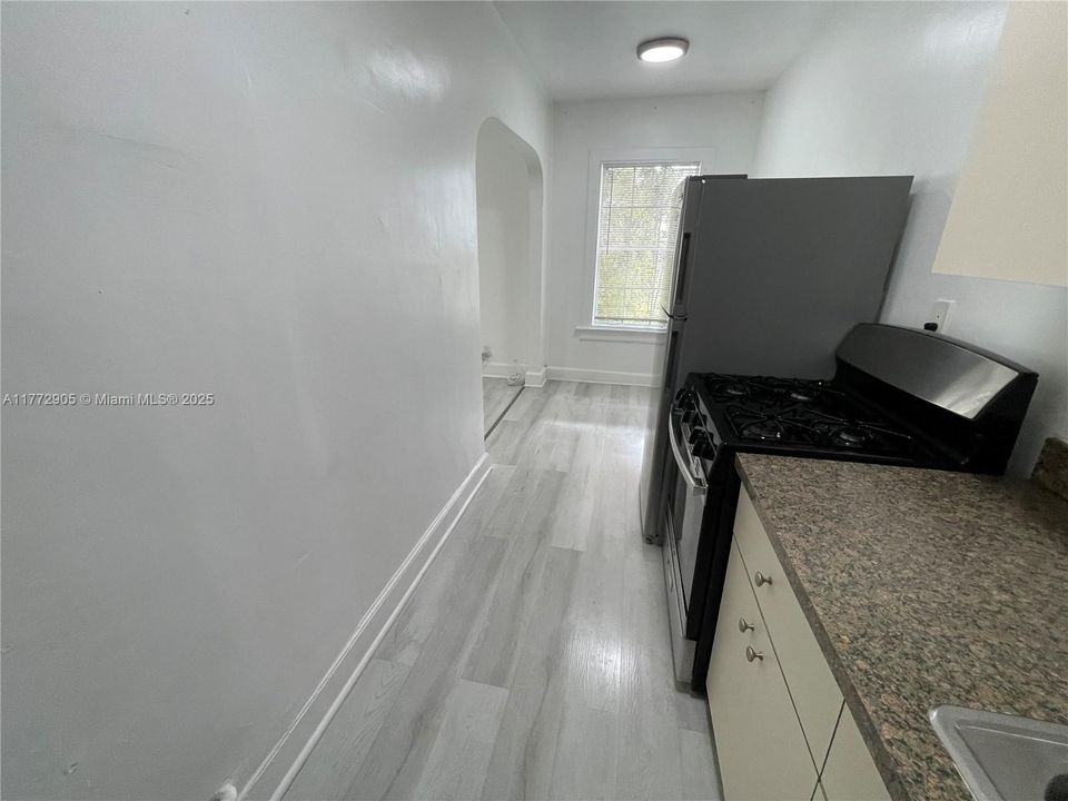 Недавно арендовано: $1,525 (0 спален, 1 ванн, 575 Квадратных фут)