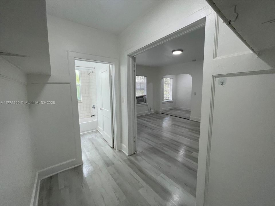 Недавно арендовано: $1,525 (0 спален, 1 ванн, 575 Квадратных фут)