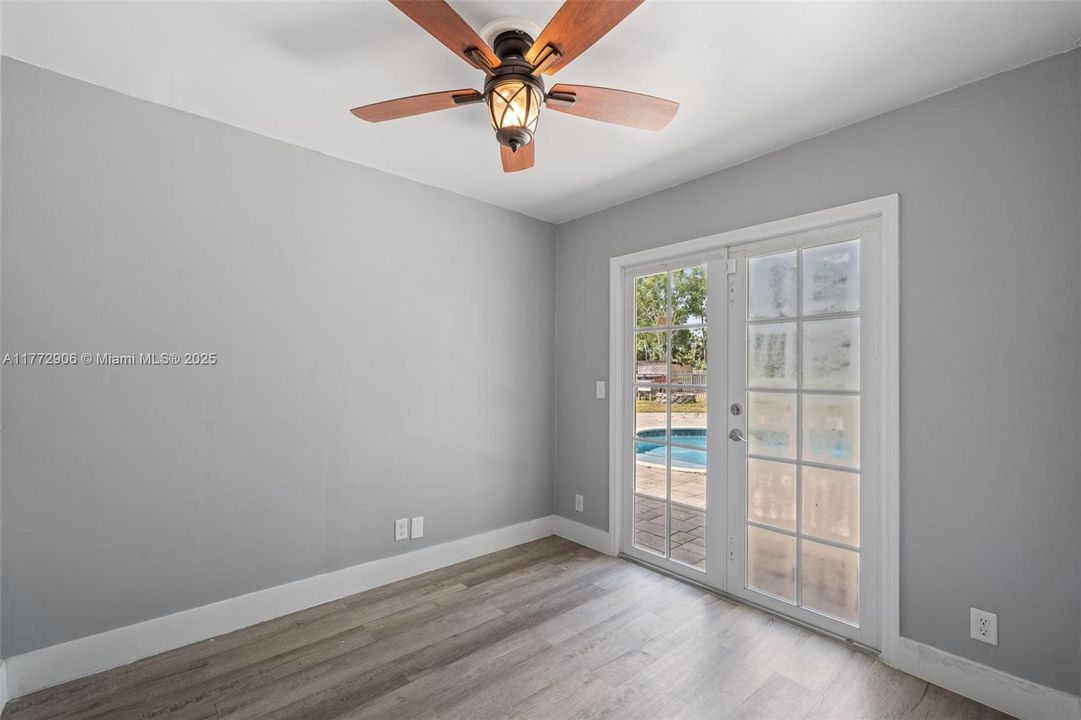 Recently Sold: $1,350,000 (5 beds, 3 baths, 1960 Square Feet)