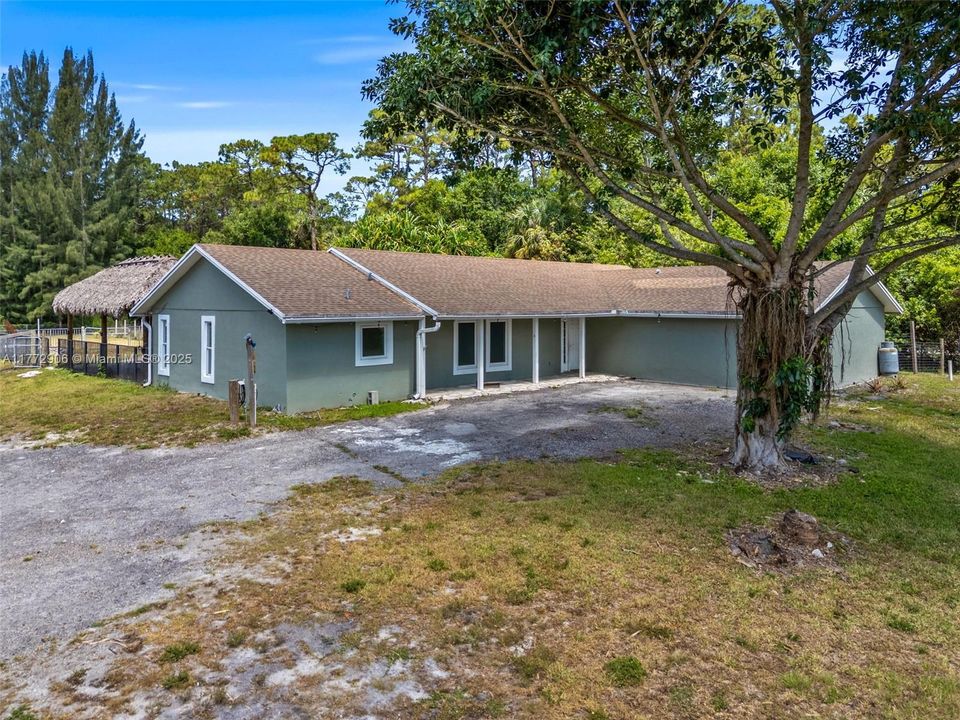 Recently Sold: $1,350,000 (5 beds, 3 baths, 1960 Square Feet)