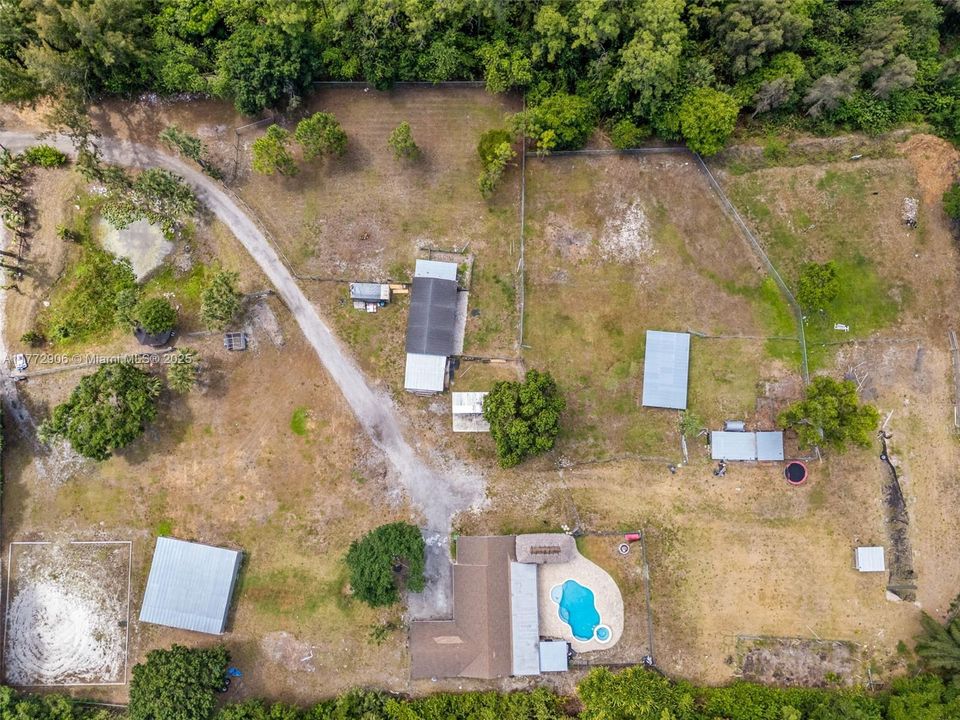 Recently Sold: $1,350,000 (5 beds, 3 baths, 1960 Square Feet)