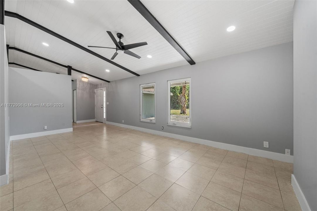 Recently Sold: $1,350,000 (5 beds, 3 baths, 1960 Square Feet)