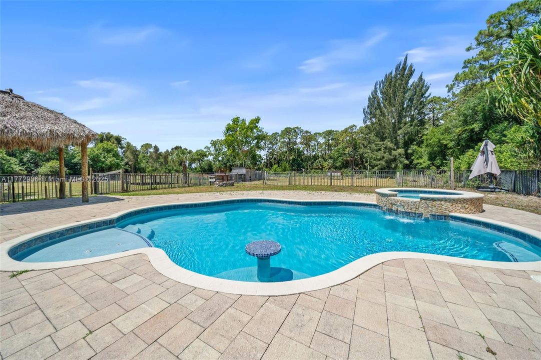 Recently Sold: $1,350,000 (5 beds, 3 baths, 1960 Square Feet)