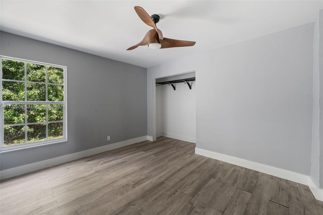 Recently Sold: $1,350,000 (5 beds, 3 baths, 1960 Square Feet)