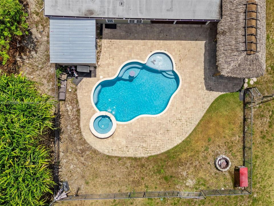 Recently Sold: $1,350,000 (5 beds, 3 baths, 1960 Square Feet)